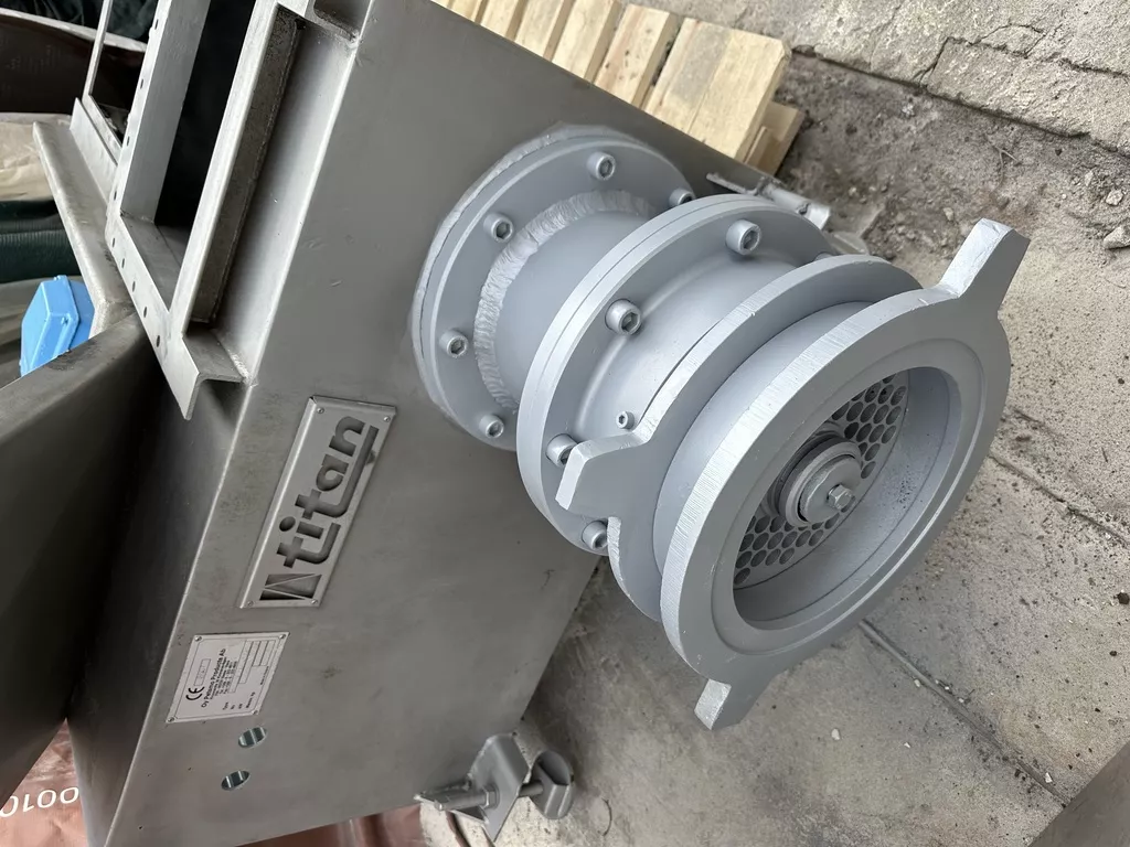 Фотография продукта Измельчитель мясорубки птицы 30 т/ч